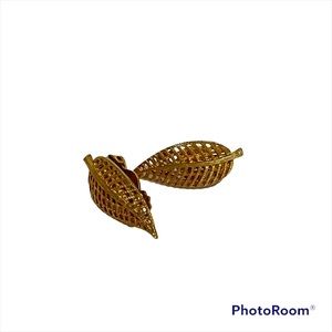 Vintage gold leaf clip on earrings